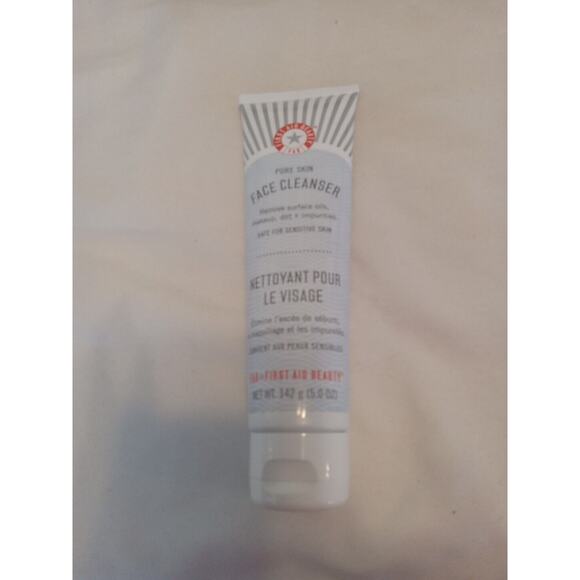 FIRST AID BEAUTY FAB Pure Skin Face Cleanser 5 oz/142g Full Size Sealed NEW - Picture 1 of 3